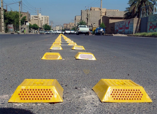 خرید عمده چشم گربه ای و گل میخ با کیفیت